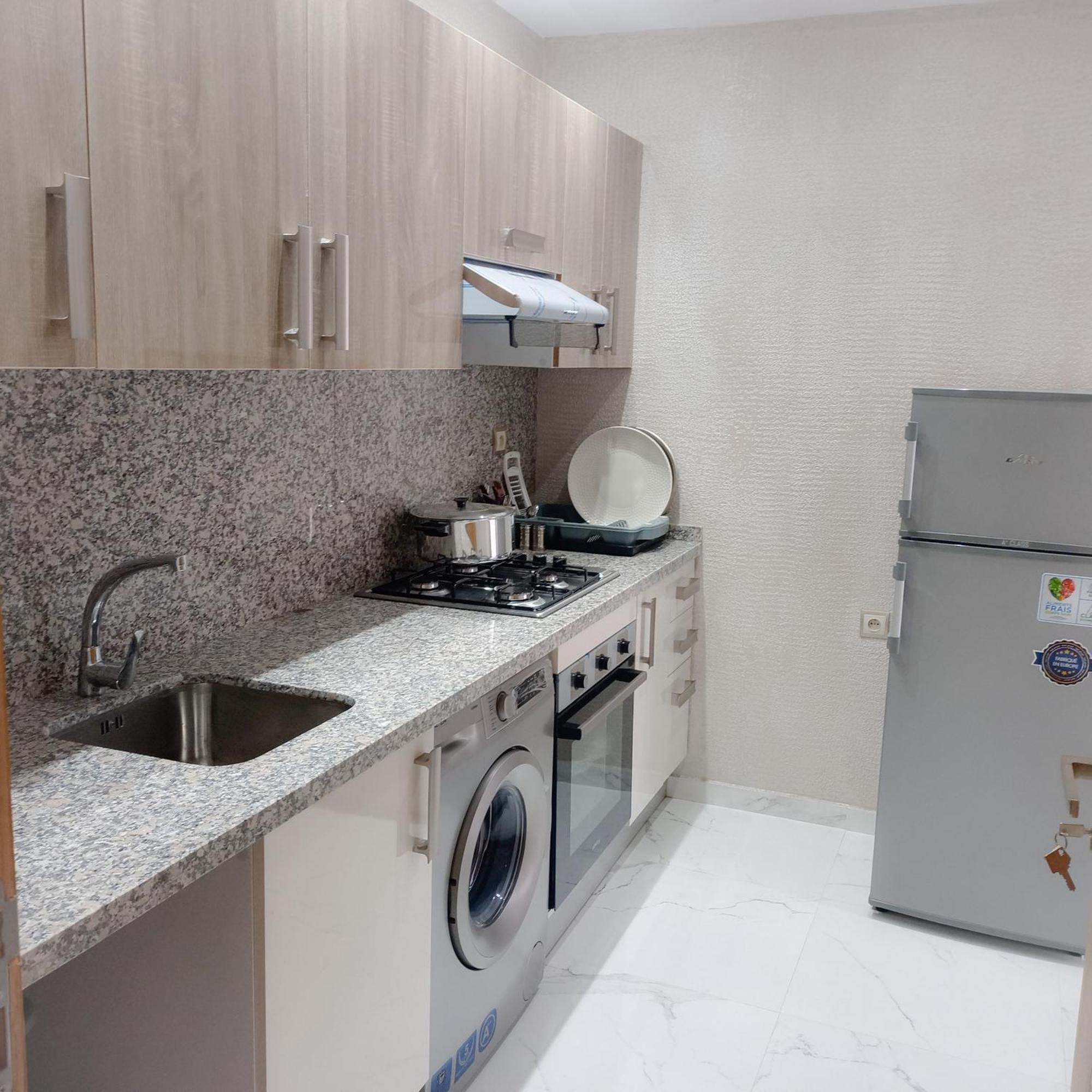 Super Apartement Totalement Neuf Et Climatise A Cote Du Centre Commercial Marjane M2 Tanger Exteriör bild